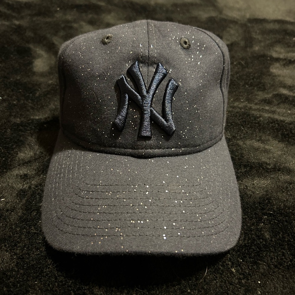 Yankees Hat - Picture 3 of 5